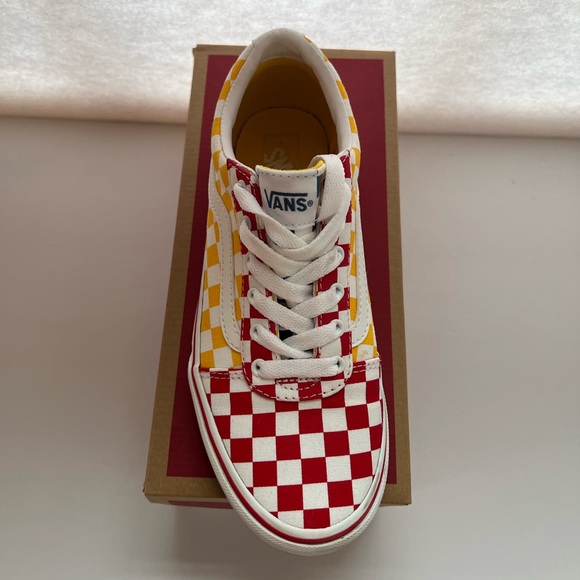 Vans - Picture 2 of 2
